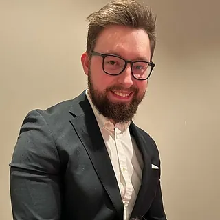 Erik - Arnesen Frøhaug Betongentreprenør AS